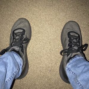 Adidas Cosmic 2 Grey (used)
Size: 9.5